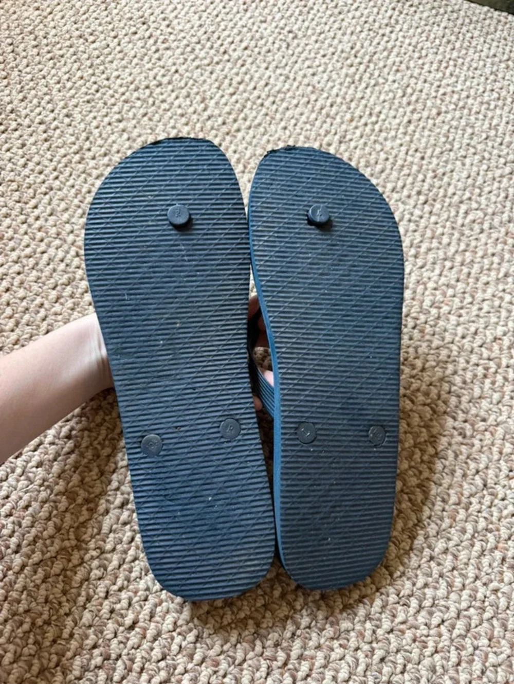 Men’s navy blue flip flops